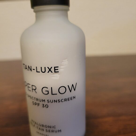 NWOB Tan-Luxe Super Glow Hyaluronic Self-Tan Serum - Picture 2 of 6